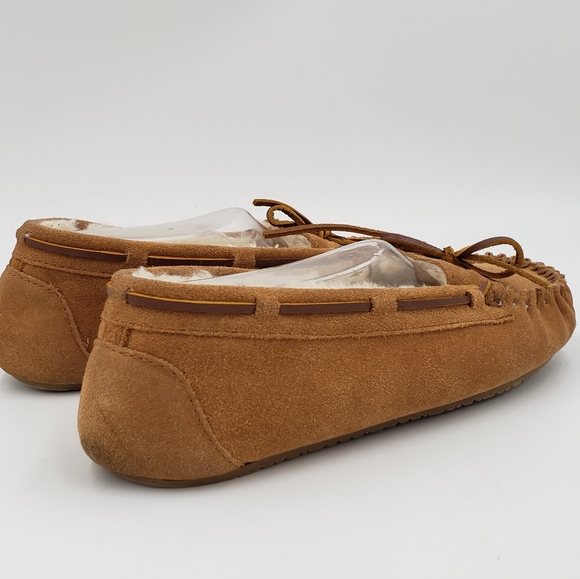 Minnetonka Women's Britt Trapper Slipper - Picture 6 of 15